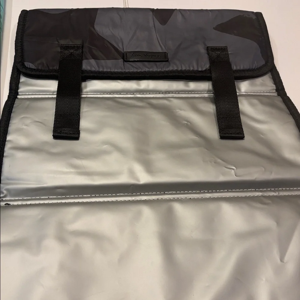 Luxurious NEST Black Leather Baby Diaper Bag that’s more like a high end purse! - Picture 9 of 12